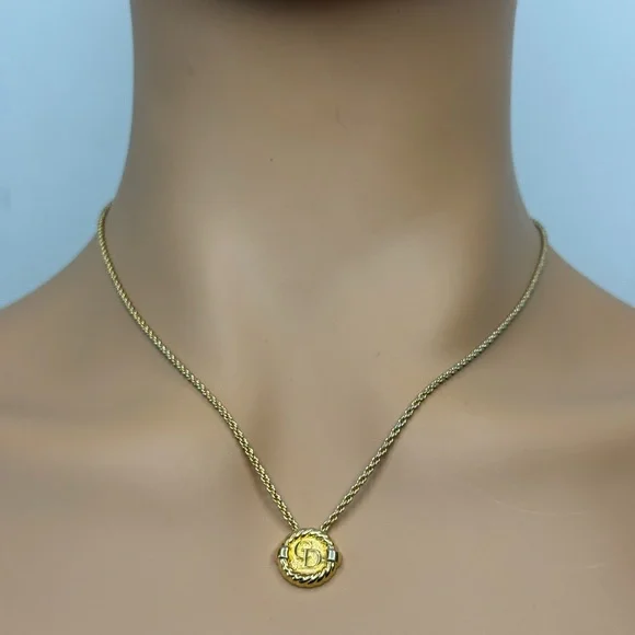 Authentic Christian Dior CD Logo Circle Gold Necklace. - Picture 8 of 8